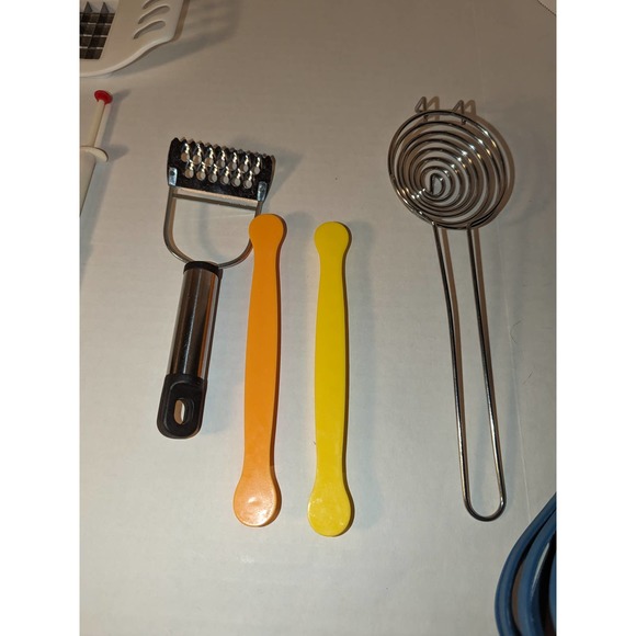 Lot Kitchen Tools Gadgets Frother Chopper Shredder Stainless Steel Like New - Picture 6 of 12
